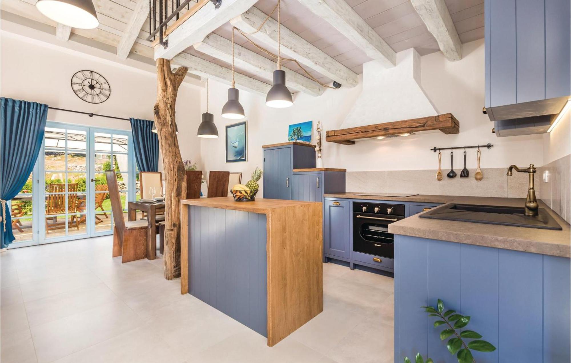 Stunning Home In Jurdani With Wifi Mucici Extérieur photo