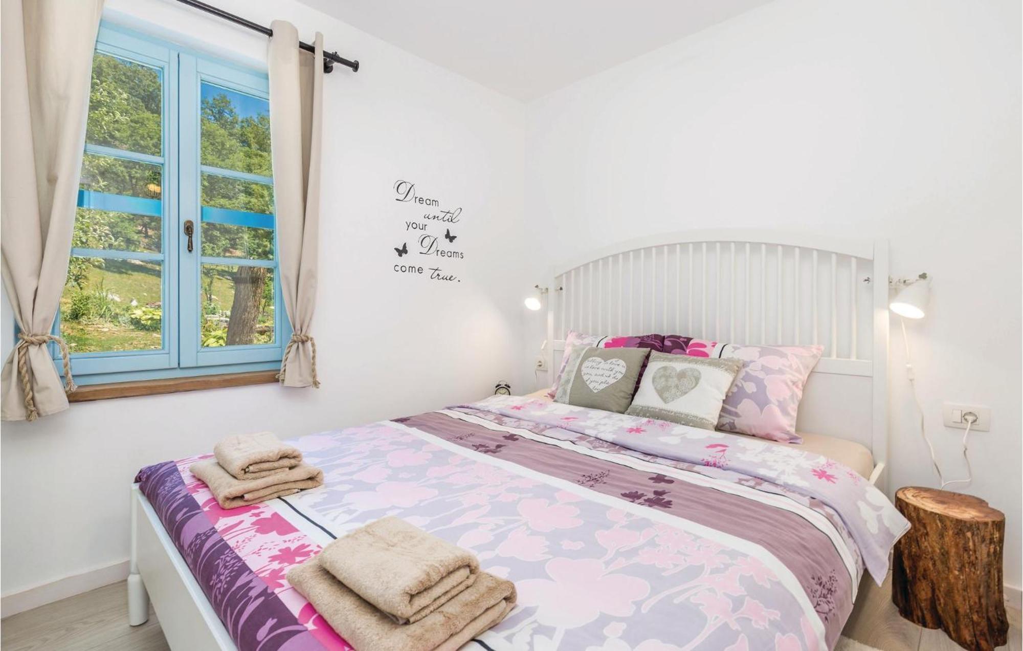Stunning Home In Jurdani With Wifi Mucici Extérieur photo