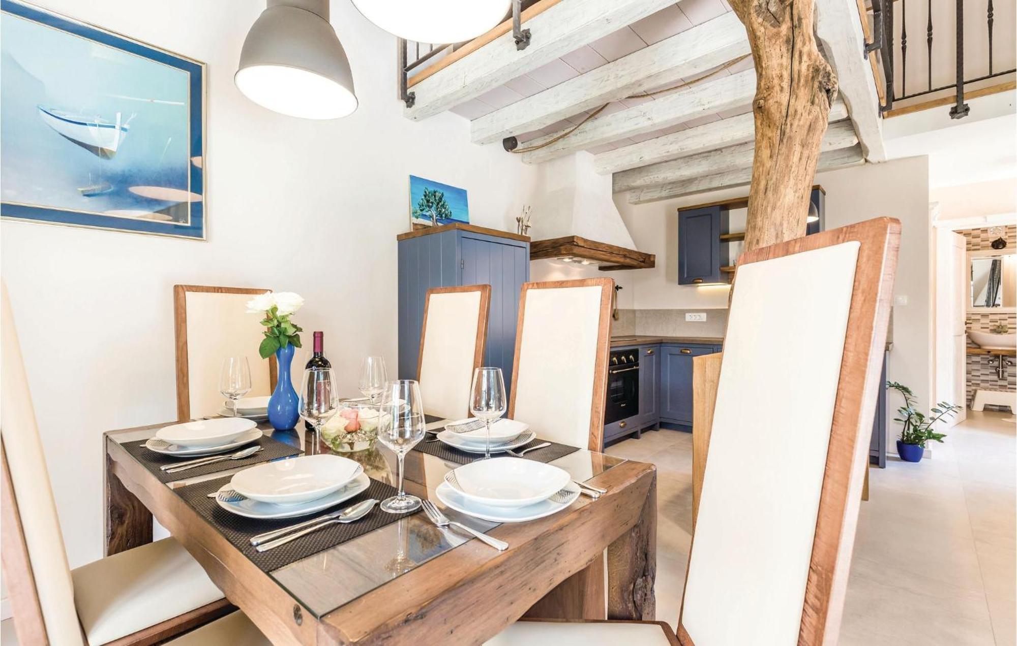 Stunning Home In Jurdani With Wifi Mucici Extérieur photo
